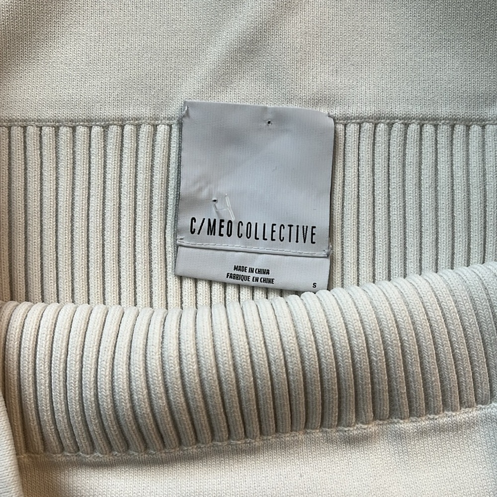 White Off-Shoulder Ribbed Top - C/MEO Collective - Picture 2 of 3